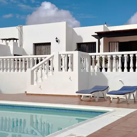 With Private Pools - Just 7 Min Walk From Beach, Bars & Dining 빌라 플라야블랑카