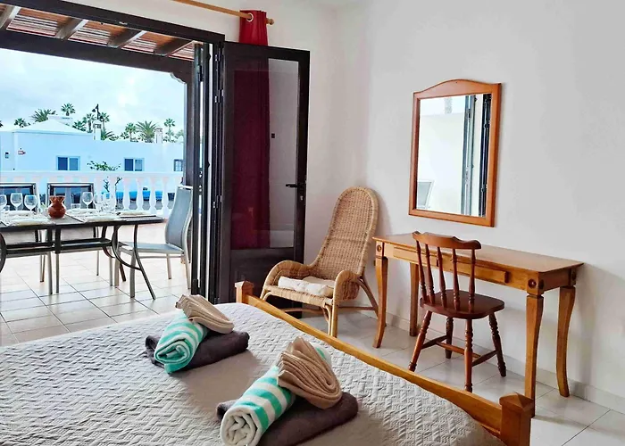 With Private Pools - Just 7 Min Walk From Beach, Bars & Dining *