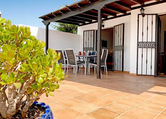 With Private Pools - Just 7 Min Walk From Beach, Bars & Dining * 플라야블랑카