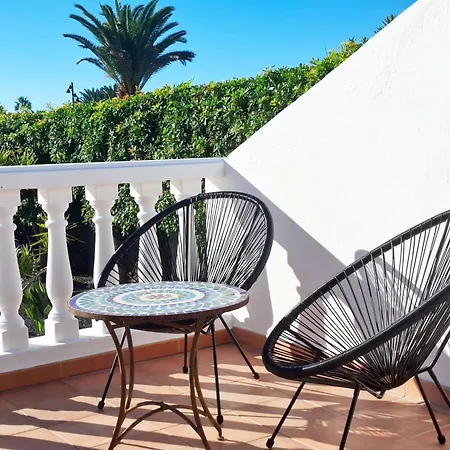 With Private Pools - Just 7 Min Walk From Beach, Bars & Dining Playa Blanca (Lanzarote)