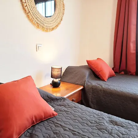 Villa With Private Pools - Just 7 Min Walk From Beach, Bars & Dining *