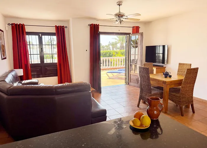 וילה With Private Pools - Just 7 Min Walk From Beach, Bars & Dining