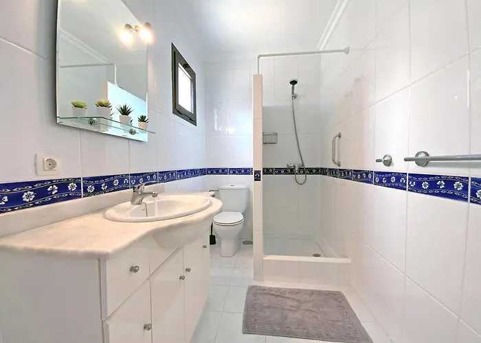 With Private Pools - Just 7 Min Walk From Beach, Bars & Dining וילה פלאיה בלנקה