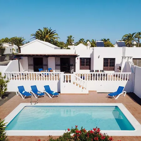 With Private Pools - Just 7 Min Walk From Beach, Bars & Dining *