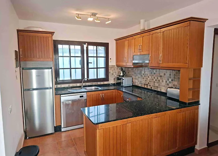 With Private Pools - Just 7 Min Walk From Beach, Bars & Dining * Playa Blanca (Lanzarote)